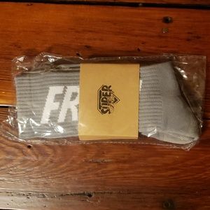 SuperFresh Gray "FRESH" Socks